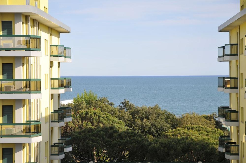 Hotel Jadran Lido di Jesolo Exterior foto